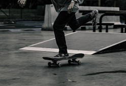 九游下载电脑版官网-《王者荣耀》亚洲赛事汇聚顶级战队，比赛激烈，王者荣耀全国亚军